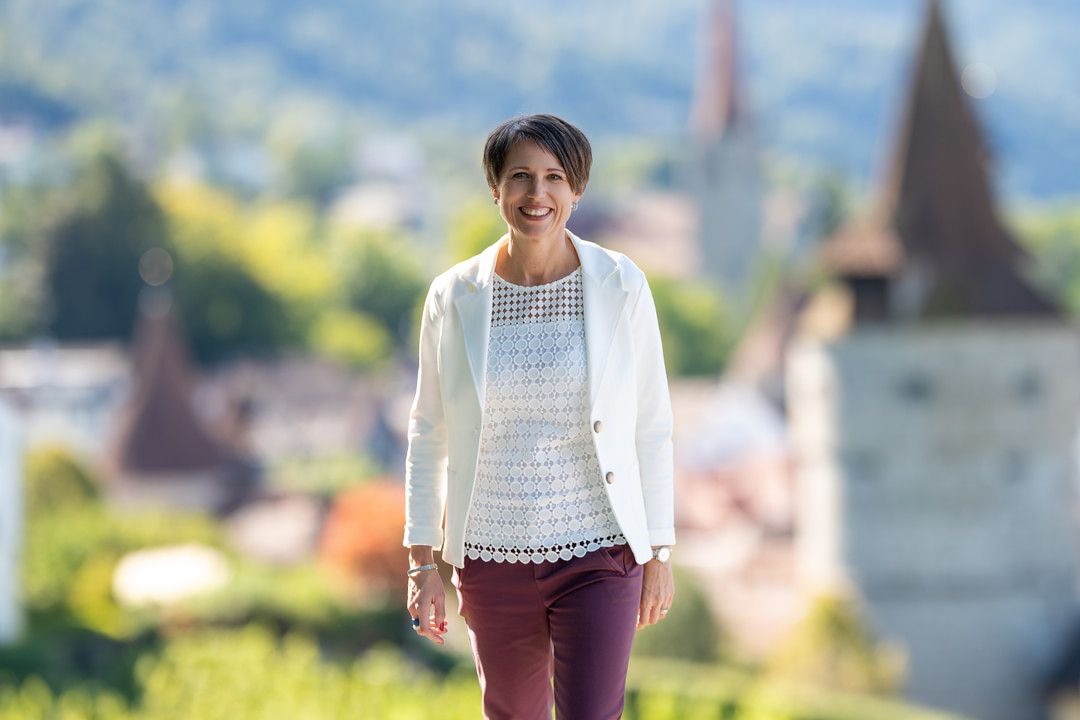 Isabelle Menzi, Sparringpartnerin für natürliche Autorität, unterwegs in Menzingen.